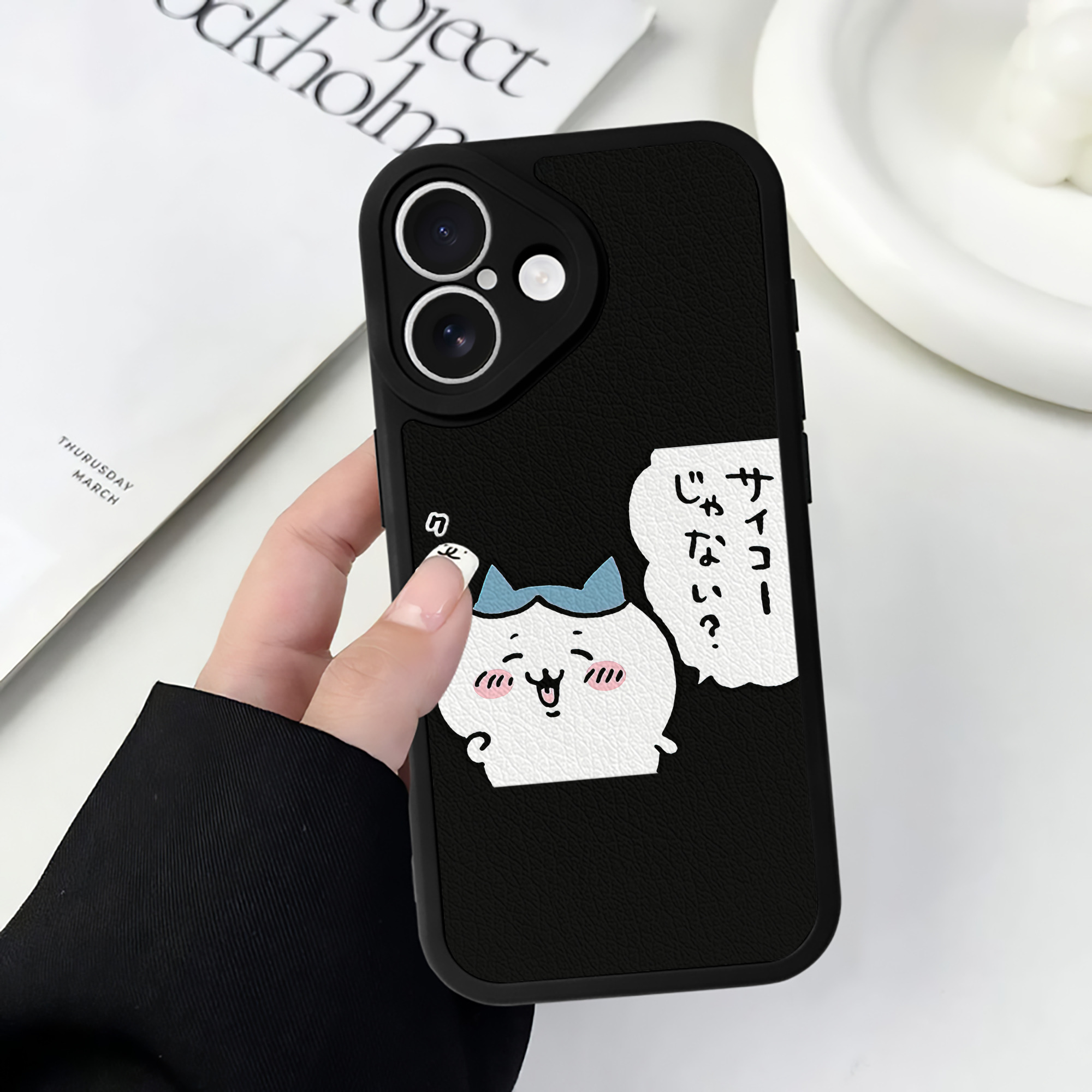（画像用） ちいかわ ハチワレ Chii-kawa hachiware 【iPhone 16シリーズ対応】シリコンスマホケース（レザー調） 材質：シリコン